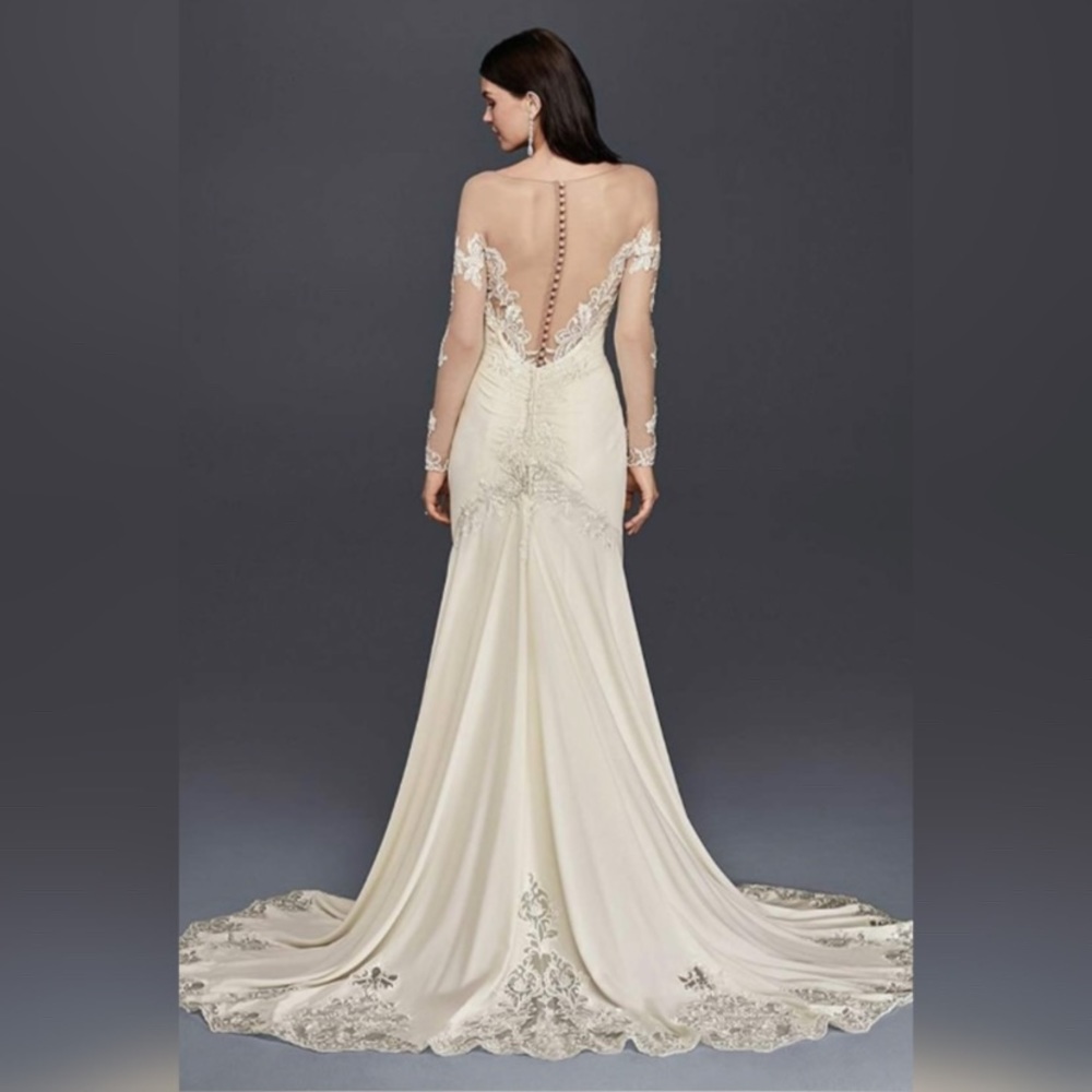 NWT 💜 Crepe Wedding Dress w/ Lace Inset Train 💜